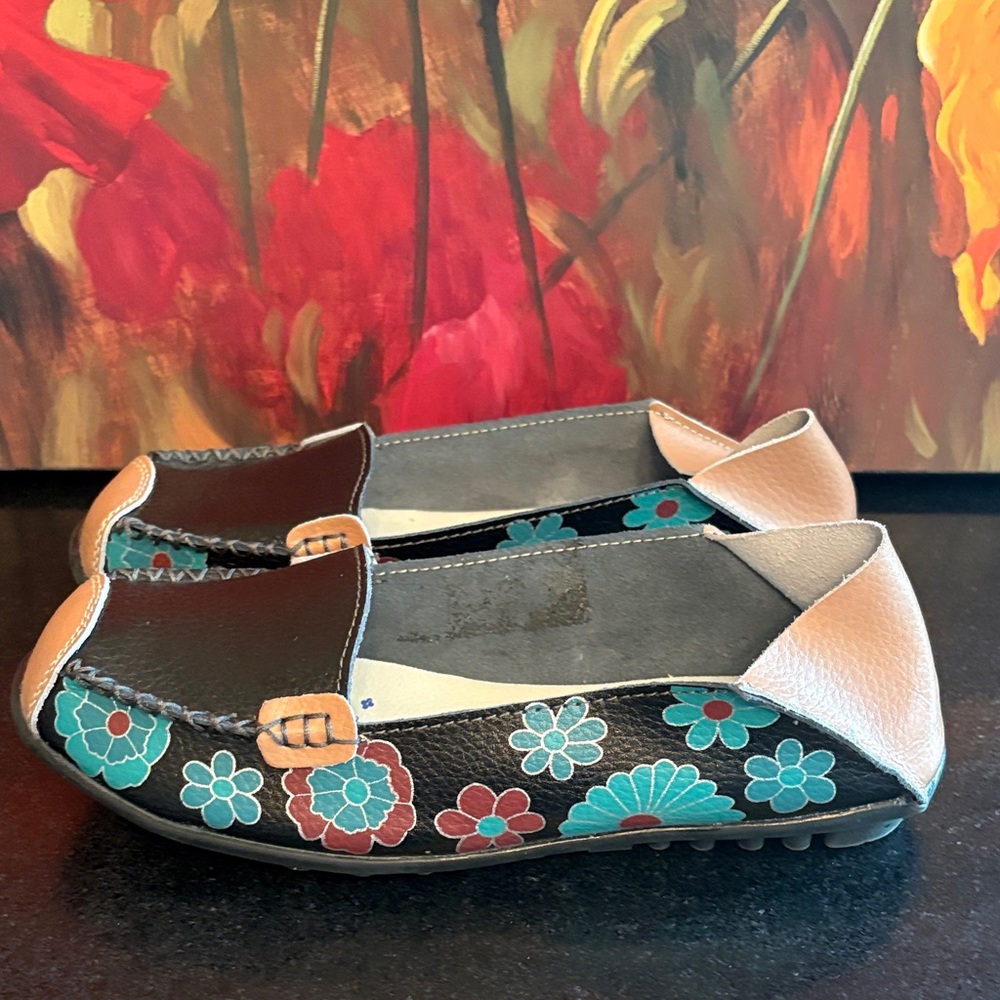 NWOT flexible loafers lightweight anti slip durable sole Slip-On Flats